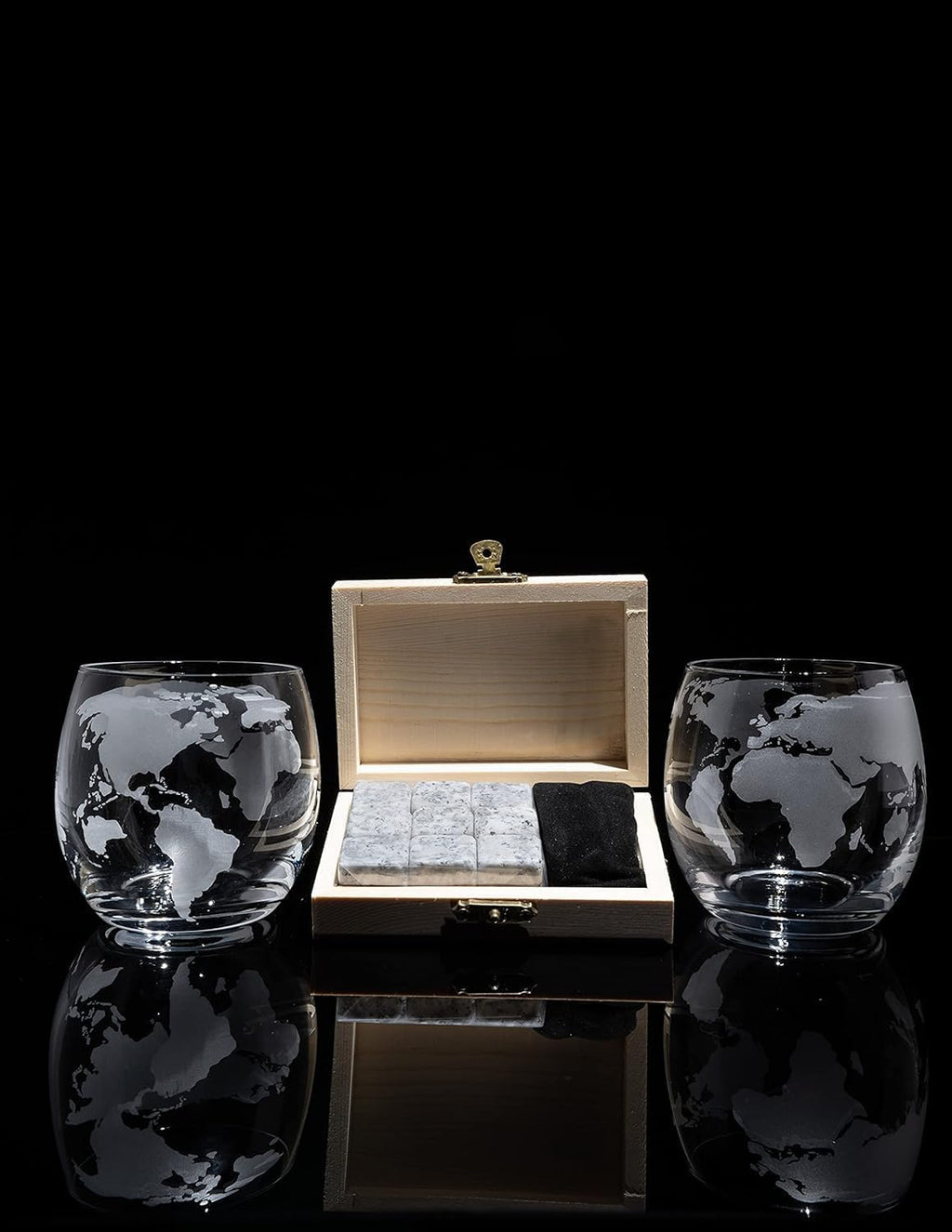 Globe Whiskey Decanter Set with 2 Etched Glasses - 850ml