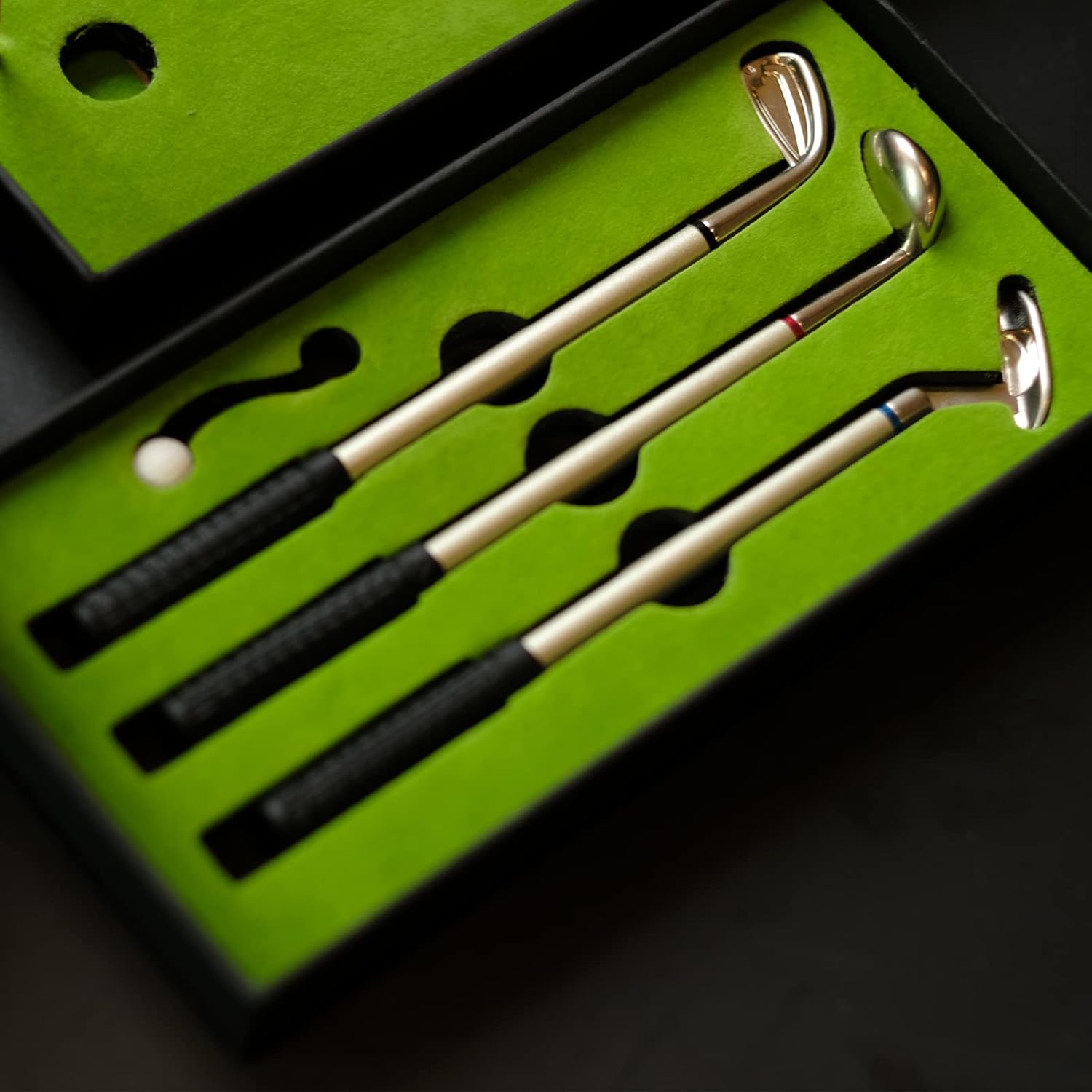 Golf Pen & Putter Mug Gift Set – Mini Golf Desk Game for Men, Dad, Grandpa, or Boyfriend – Great Father's Day Gift Idea – Includes Club Pens, 2 Balls & 14oz Ceramic Cup